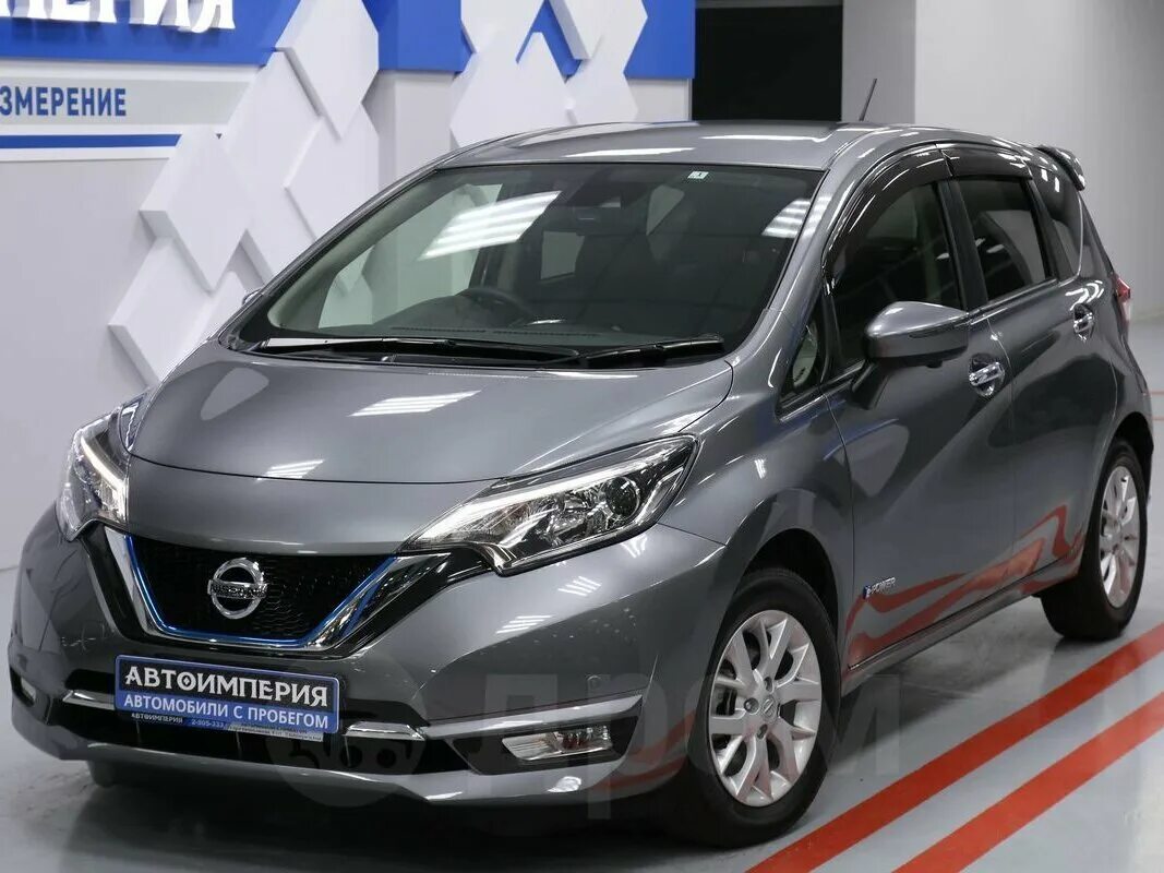 Nissan Note 2017 серый. Nissan Note 2017 гибрид. Ниссан ноут 2017 Рестайлинг.