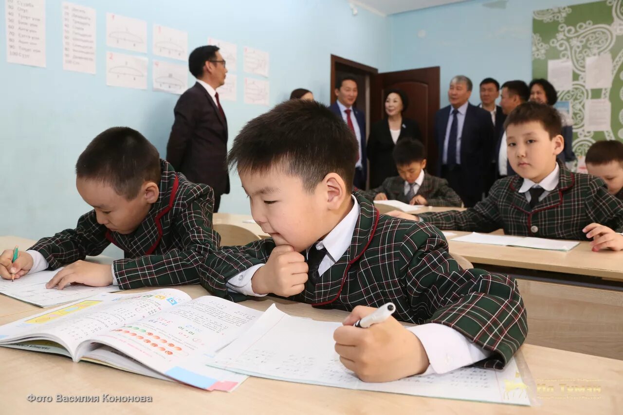Саха уроке. 29 школа якутск. Саха-корейская школа якутск. Саха уроке. Якутские дети школа.