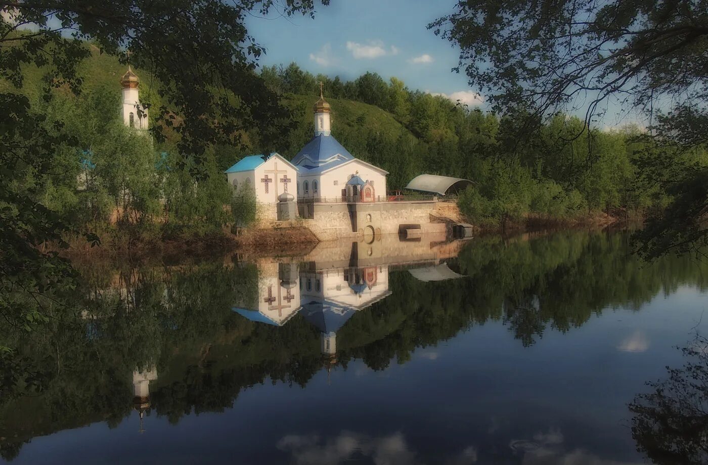 Поселок чаши