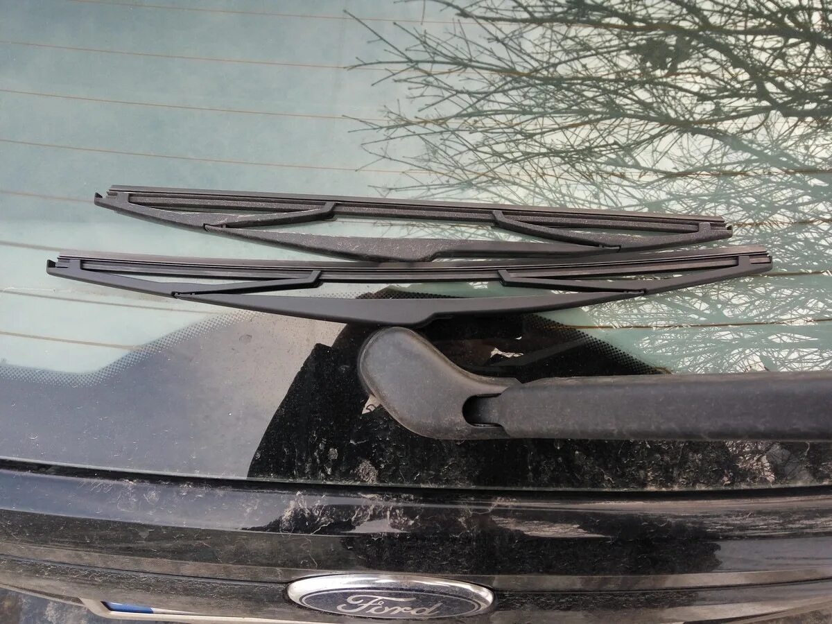 Как снять дворники фф2 Покраска поводков дворников Ford Focus II Hatchback, 2 л, 2007 года своими рук