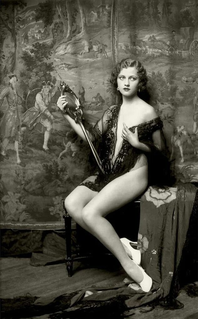 Vintage Saucy Maids: 32 Cool Pics of Naughty Flappers From the 1920s Vintage Eve