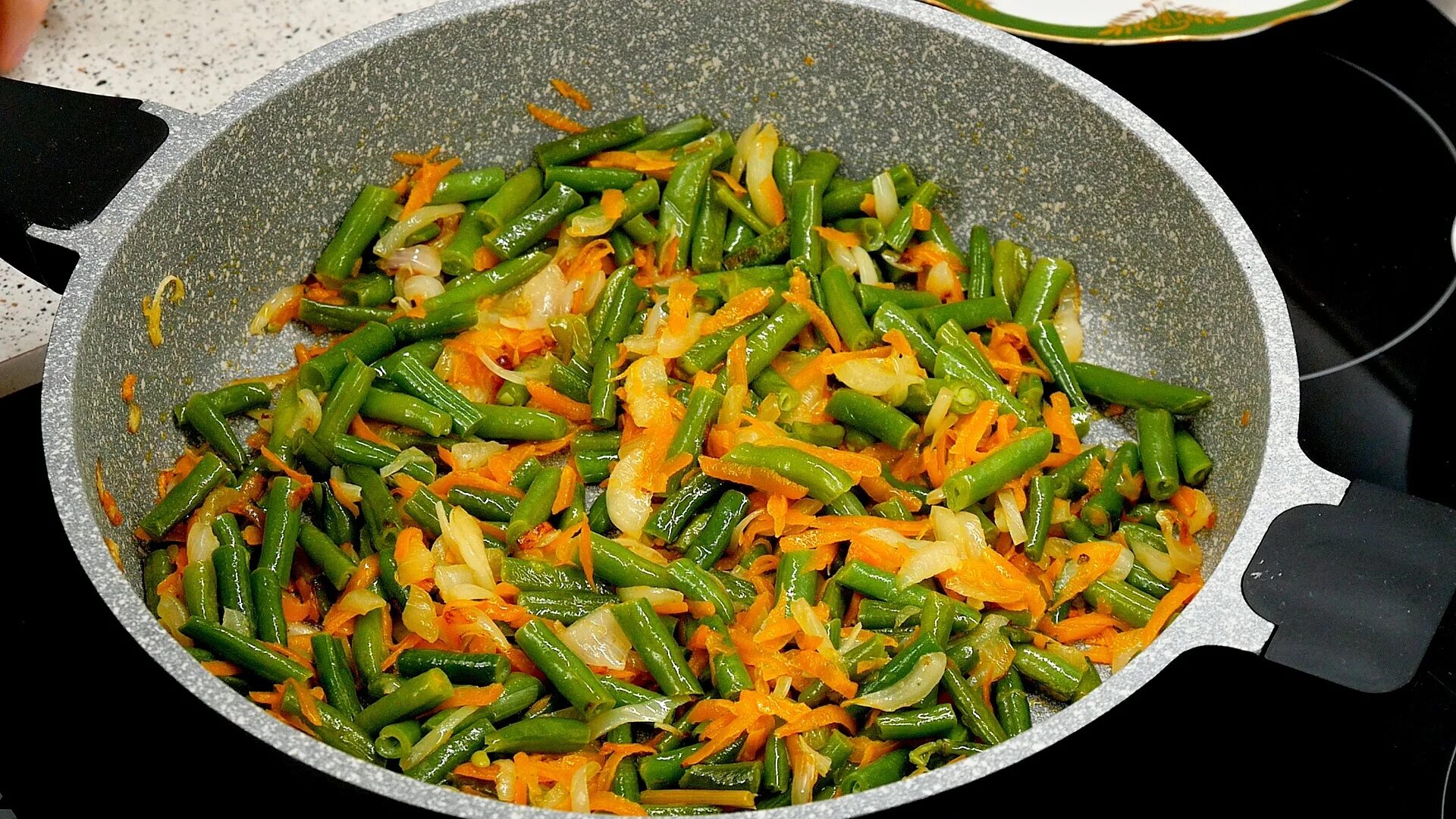 Фунчоза со стручковой фасолью. Фунчоза с курицей и стручковой фасолью. Фунчоза с фасолью стручковой. Фунчоза с фасолью стручковой. Фунчоза с фасолью стручковой.