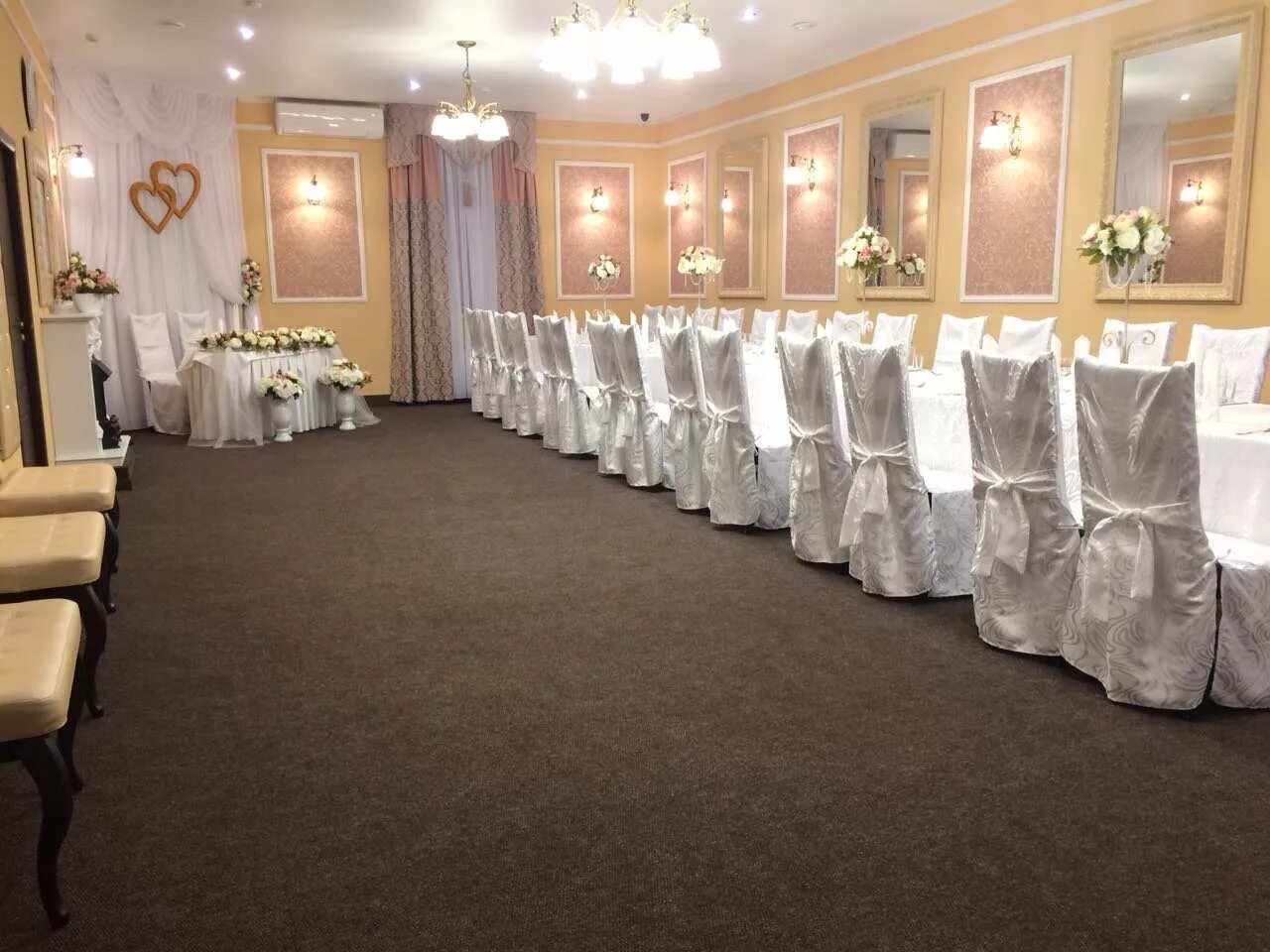 Каприз малоярославец. Ресторан золотая лоза в малоярославце. Кафе каприз пенза проспект победы 2а. Студия красоты каприз североуральск. Гусарская баллада ресторан малоярославец.