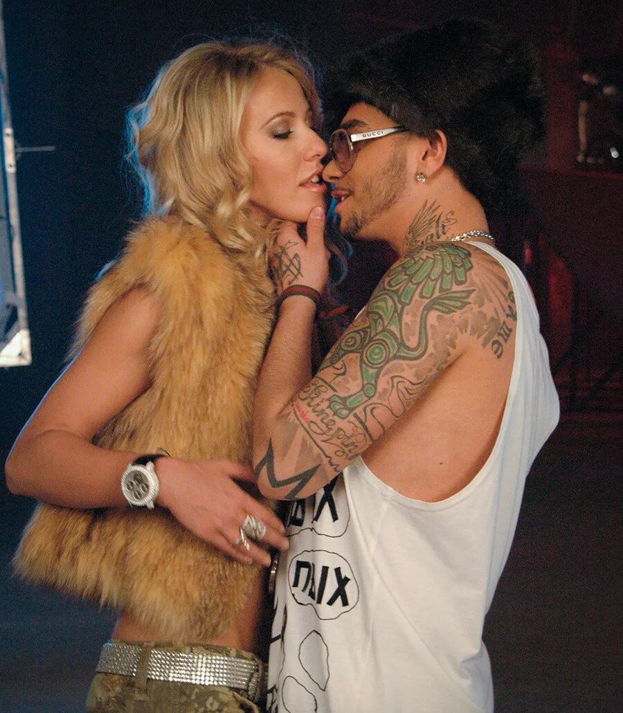 Российские знаменитости на вечеринке. Современные знаменитости россии. Вечеринка в стиле звезд шоу бизнеса. Ксения собчак и тимати. Рудковская и плющенко на вечеринке.