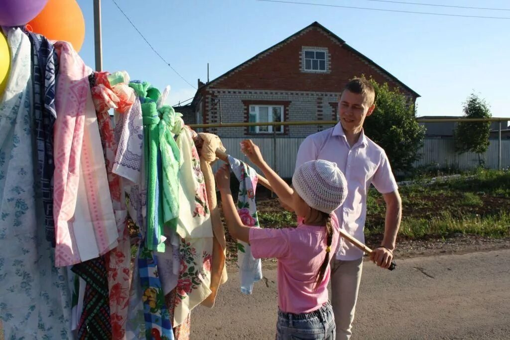 Татары сбор. Сбор платков на Сабантуй. Сбор полотенец на Сабантуй. Татарские полотенца на Сабантуй. Сбор подарков на Сабантуй.