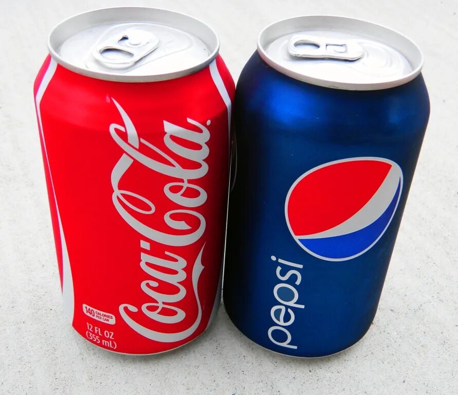 Кола или колла. Пепси кола. Pepsi-Cola Pepsi-Cola Pepsi-Cola Pepsi-Cola. Coca Cola vs Pepsi. Кока кола и ПЕПСИКО напитки.