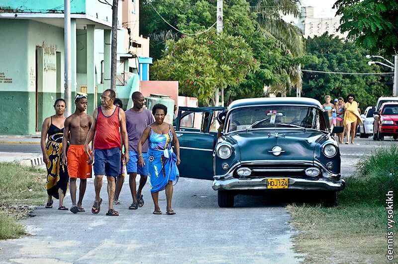 Погода на кубе в августе. Варадеро кубинцы. Куба остров свободы. Куба местные жители. Гавана местные жители.
