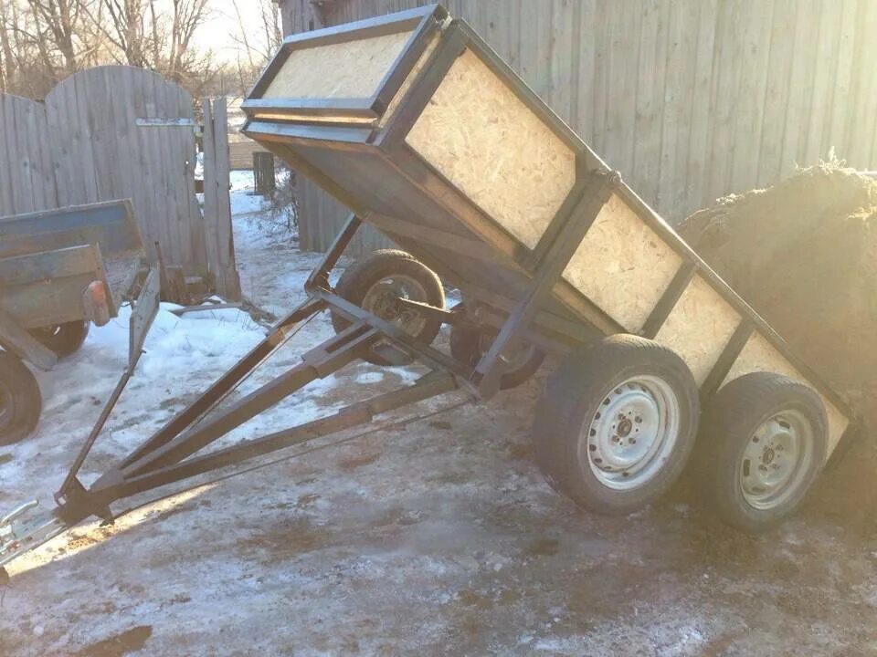 Самодельный прицеп для минитрактора. Самосвальный прицеп 4сп8. Самосвальный прицеп для трактора т 25. Самодельный прицеп для минитрактора. Самодельный прицеп для минитрактора.