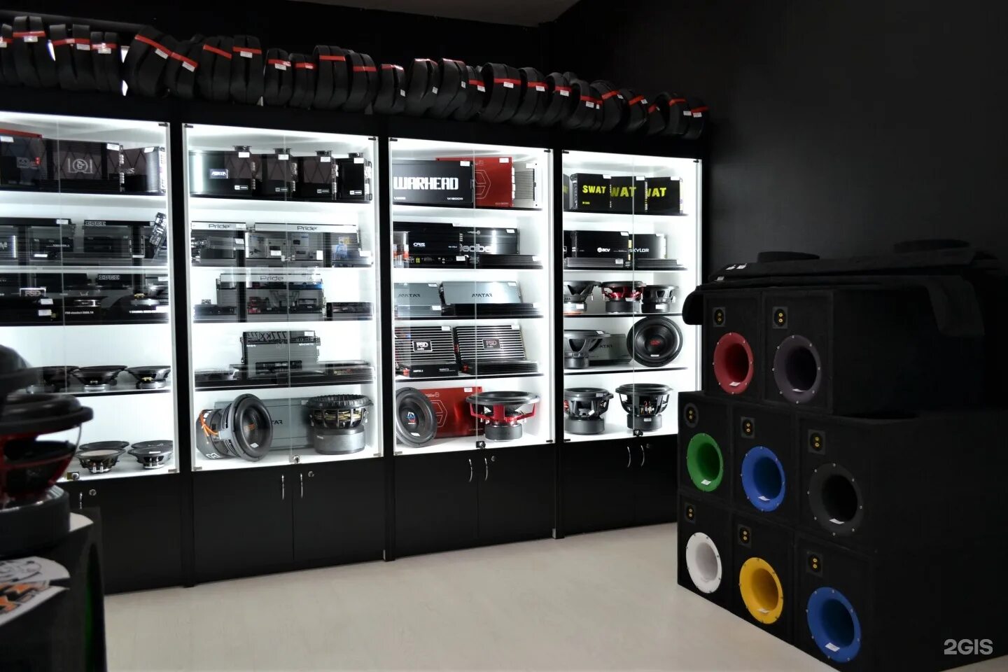 Audio store. Favorite car audio пенза. автозвук. магазин автозвука. витрина автозвука.