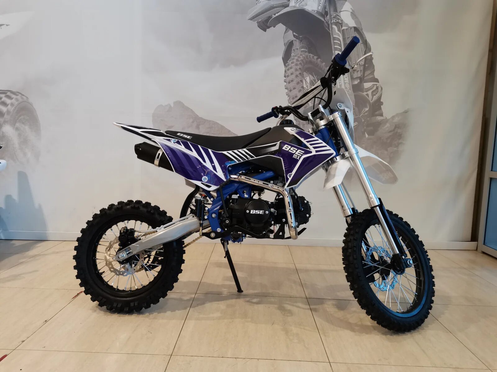 Bse mx 125 purple dragon. Bse mx 125 purple. Питбайк bse mx 125 17/14 (zs) racing. Bse mx 125 purple. Бсе мх 125 стант.