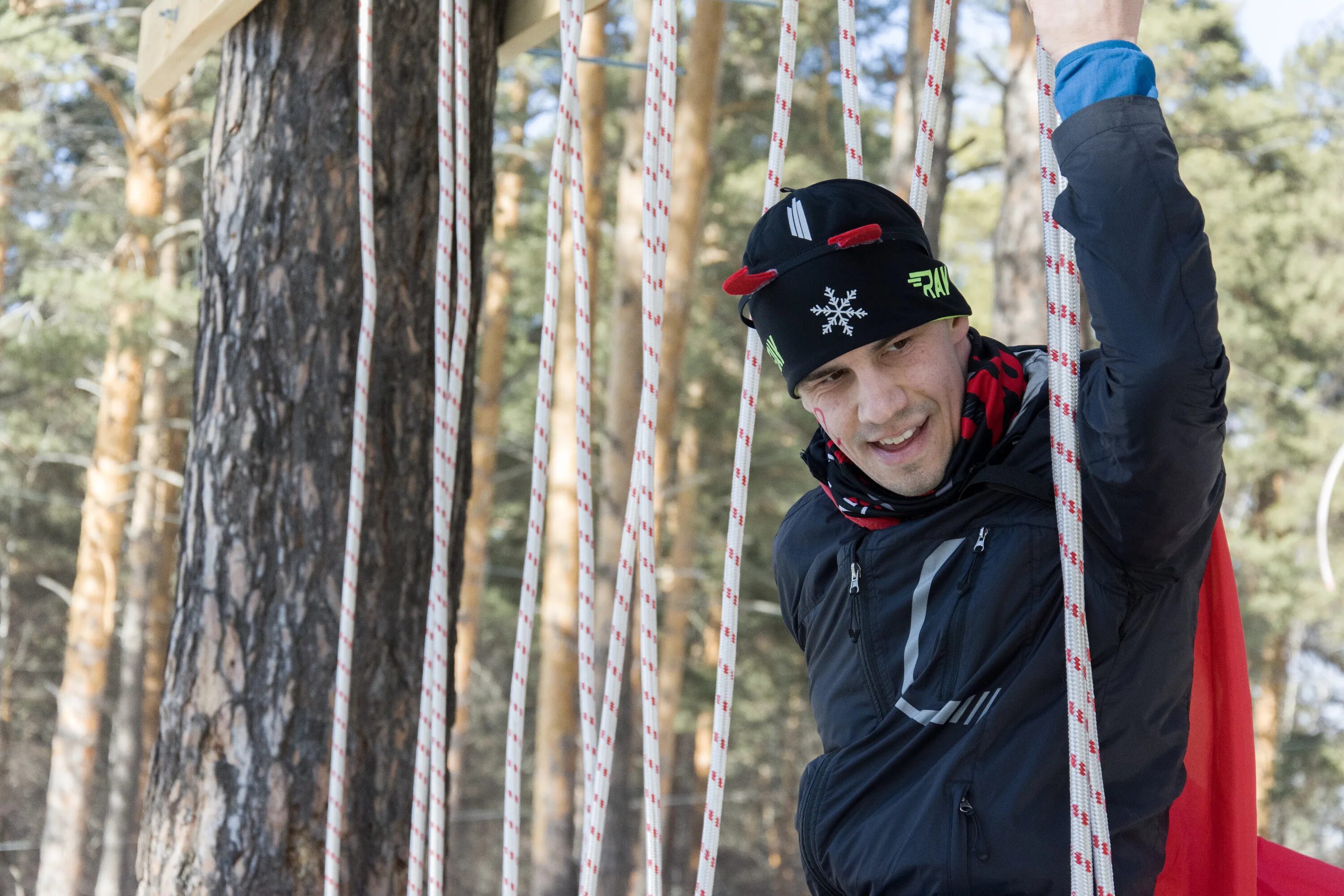 Работники уктуса. Очередь за мороженым. Уктусский лесопарк екатеринбург. Гонка героев уктус лагерь. Гонка героев уктус лагерь.