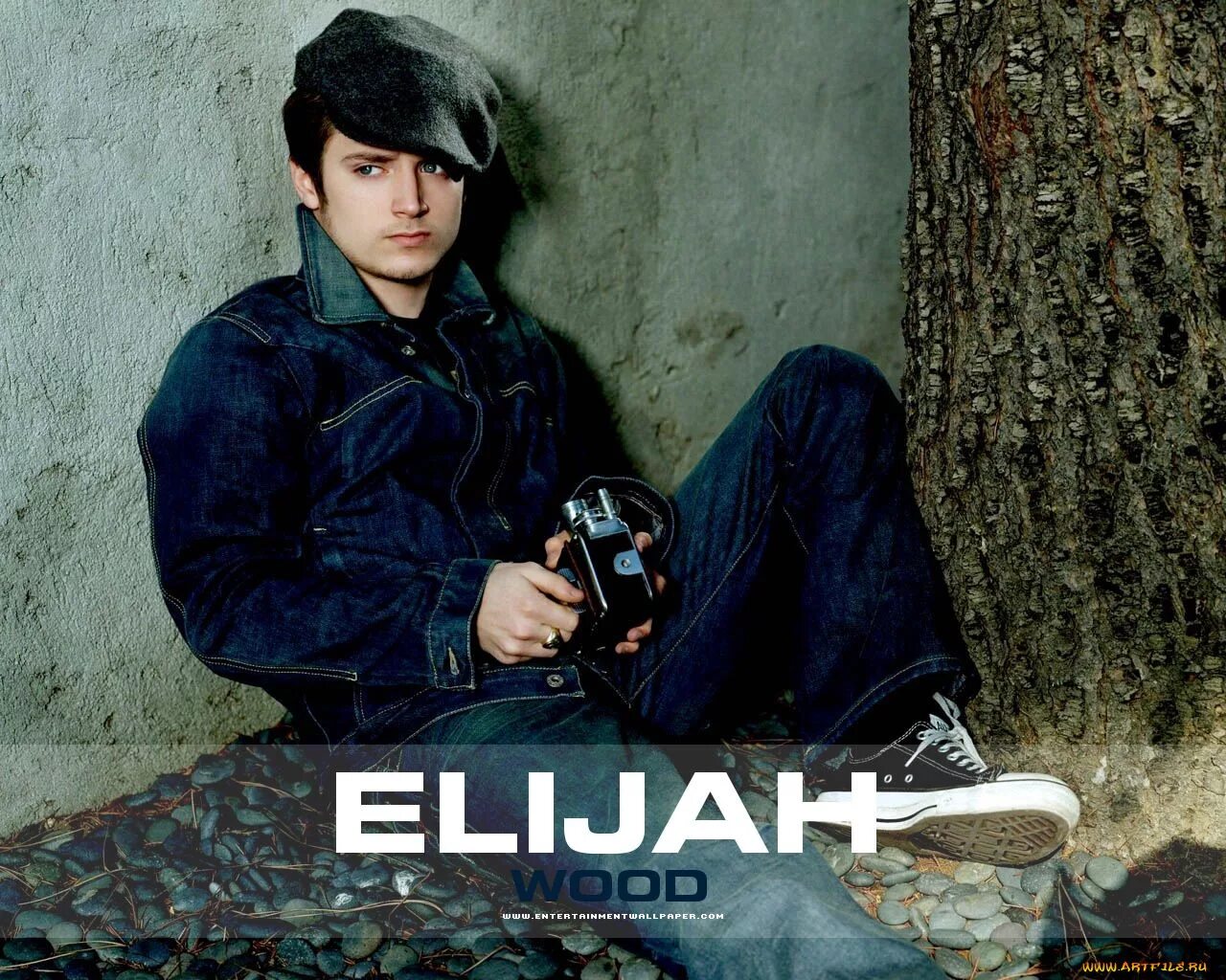 Elia перевод. Элайджа вуд с бородой. Элайджа вуд факультет. Elijah wood drummer. Пророки современности.