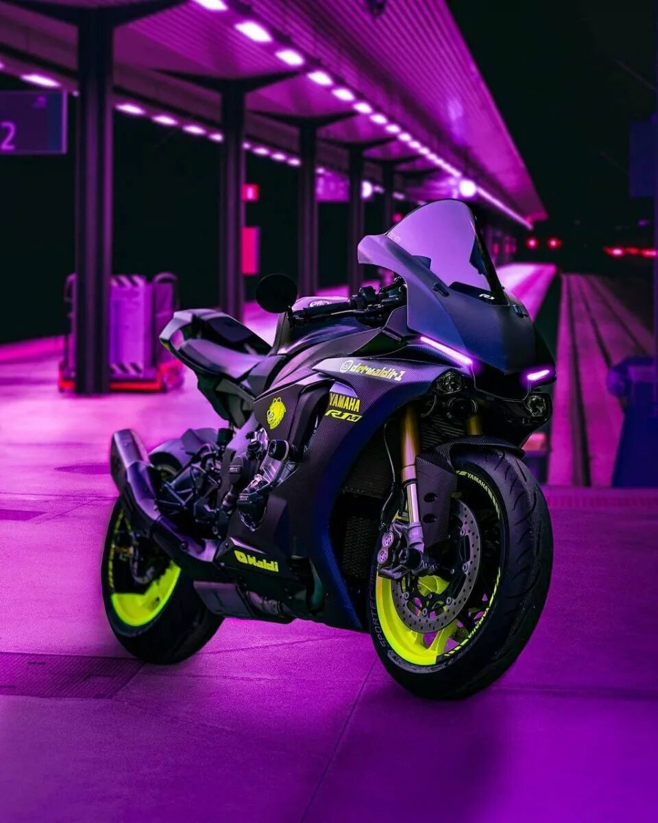 Светящиеся мотоциклы. Yamaha r1 неон. Yamaha YZF-r6. Yamaha r3 Neon. Неоновый мотик.