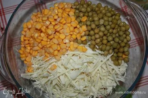 Салат из зеленого горошка и кукурузы