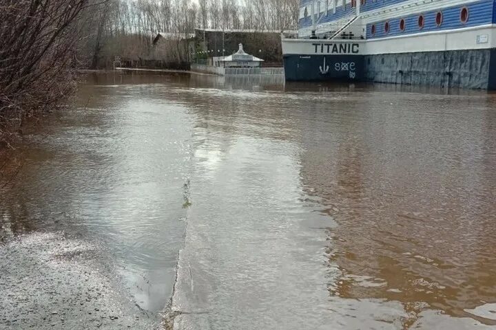 Уровень вятки у кирова. Паводок Киров.