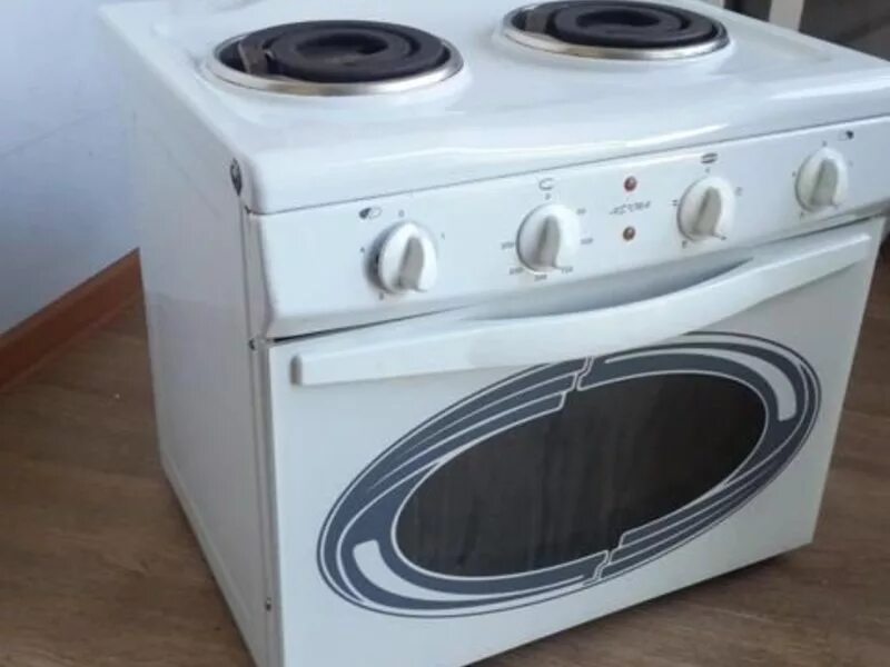 Gefest 2140. Электроплита промышленная занусси. Эл плита мечта с духовкой 4. Советская плита лысьва 4 конфорки с духовкой. Плита мечта 2 конфорочная с духовкой.