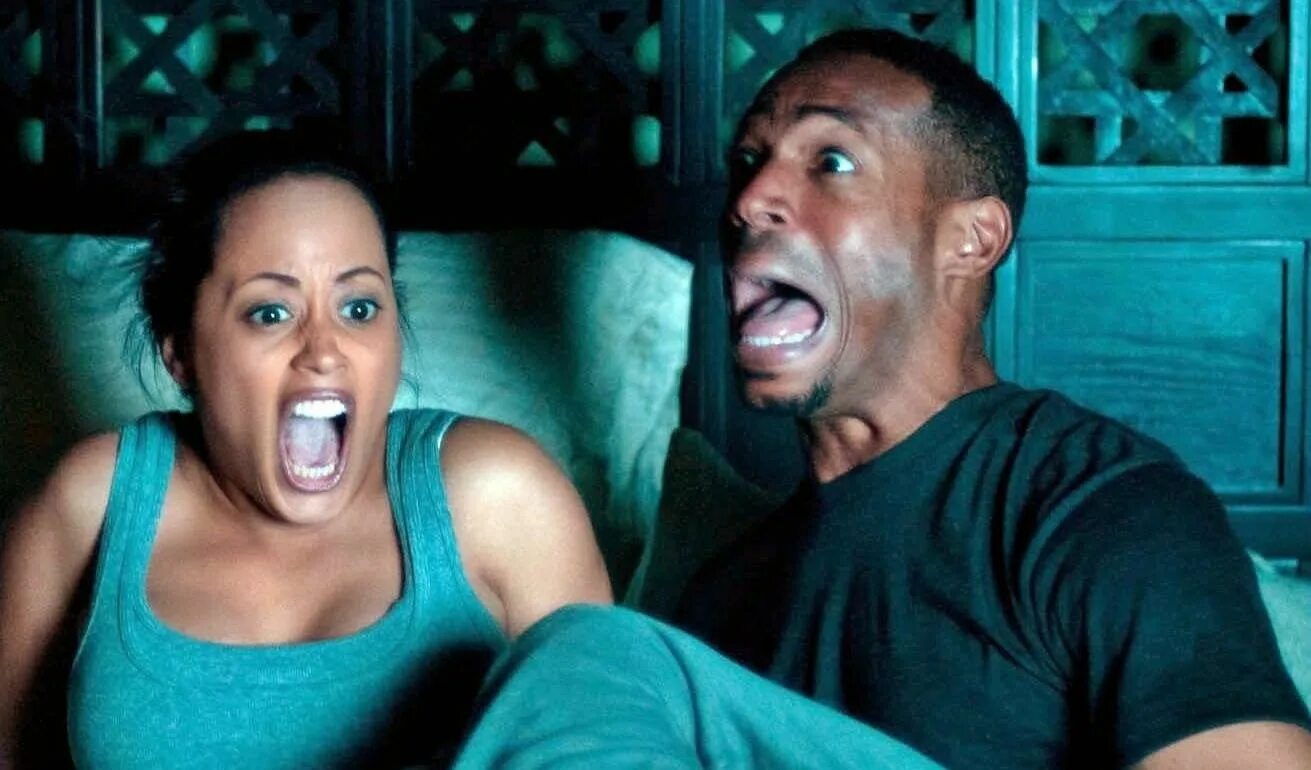 Пугающий роман фильм 2011 пугающий роман дорама. Девушка призрак комедия. Девушка призрак комедия. Корейский фильм про призраков 2021. Девушка призрак комедия.