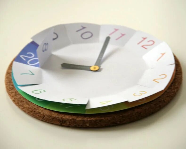 Сделай часы тусклее. Часы из картона. Поделка часы. Модель часов из картона. Часы из картона и бумаги.