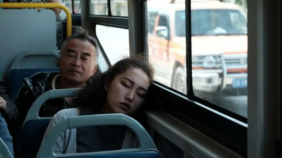 Ост сны. Автобус картинка. People Sleep in Bus. Woman Sleep in Bus.