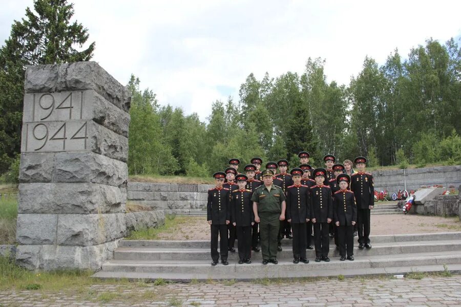 Петровка (мемориал). Воинский мемориал в Выборгском районе. Петровский мемориал Выборг. Выборг Ленинградская область мемориалы. Ленинградский военный корпус