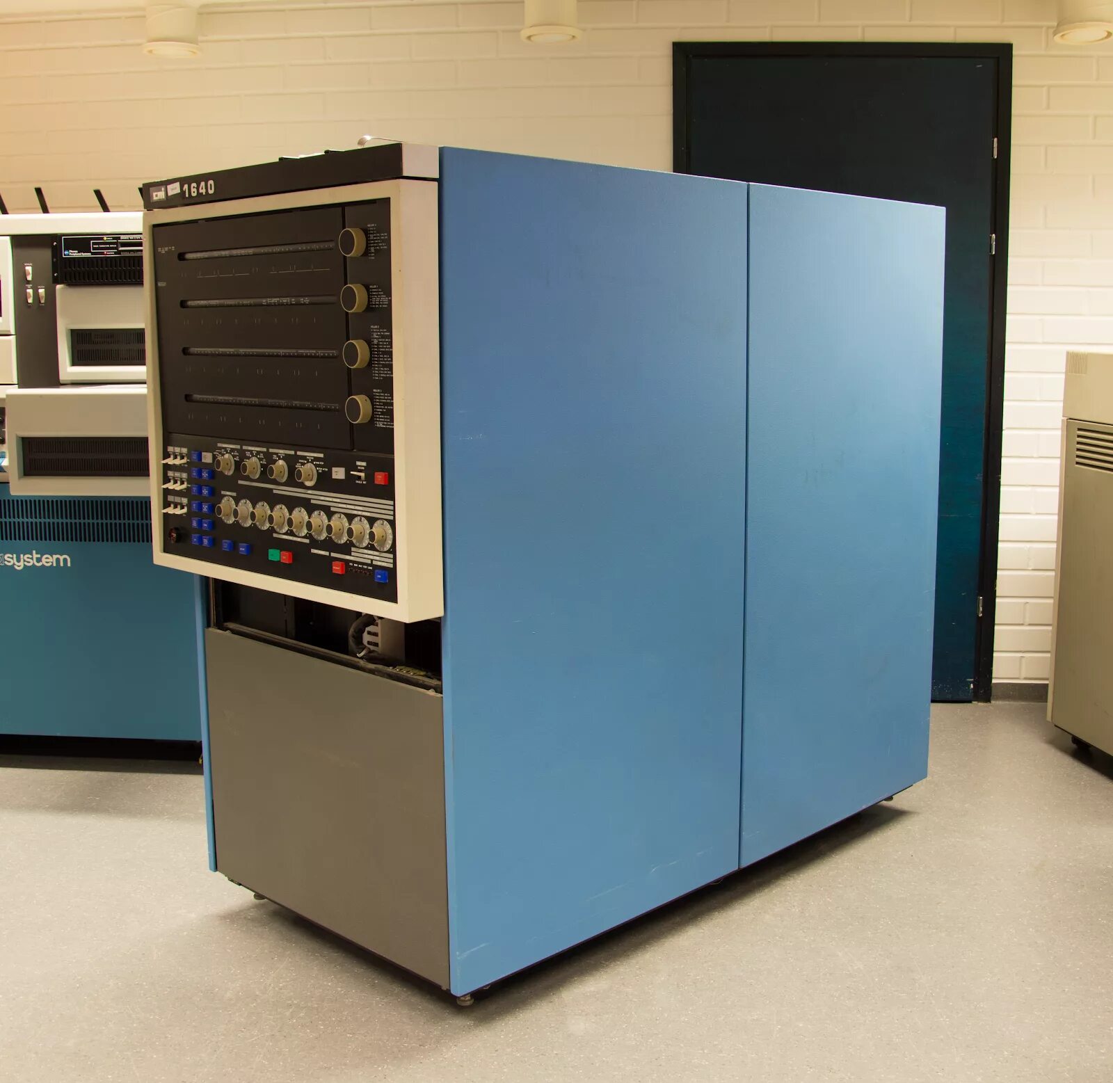 IBM System/370. IBM 370. Компьютер IBM System/370. ЭВМ третьего поколения IBM 370. Ibm s