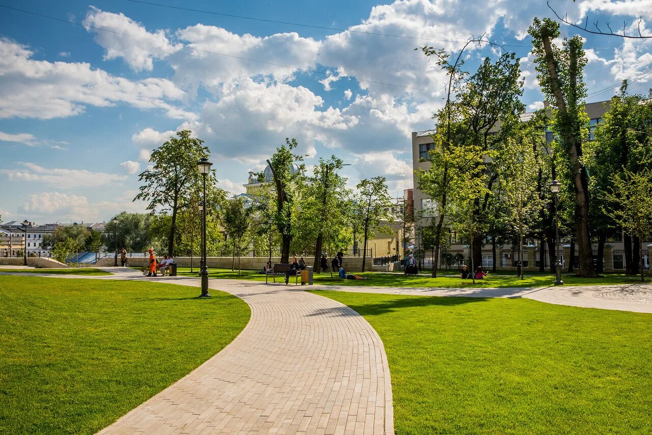 Park. Скверы Москвы. Улица парк Москва. Парк Москва городской парк. Зеленый парк Москва.