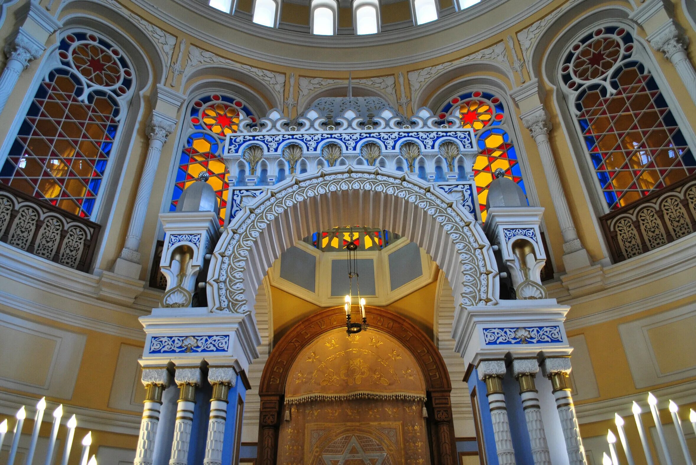 Большую синагогу. Большая хоральная синагога. Хоральная синагога в Санкт-Петербурге. Большая хоральная синагога СПБ. Большая хоральная синагога Санкт-Петербург внутри.