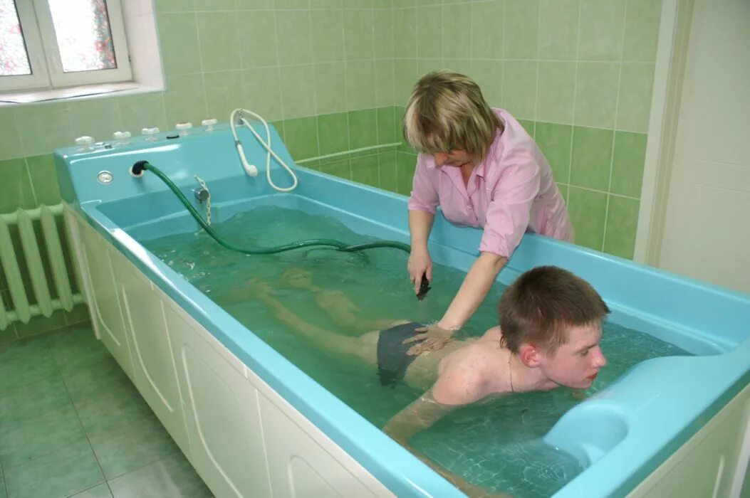 Реабилитация ДЦП. Реабилитация в бассейне. Гидрокинезотерапия в бассейне. Водные процедуры детей с ДЦП. Дцп купание