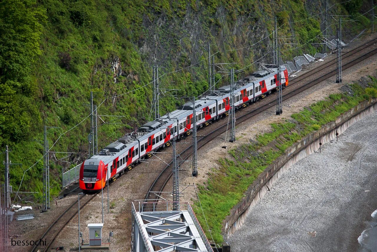 северная пальмира двухэтажный. 2 этажный поезд ржд самара адлер. железная дорога москва сочи. двухэтажный поезд ржд в сочи. санкт петербург сочи жд.