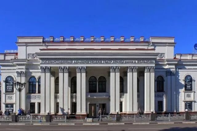 Театр драмы воронеж. Здание драмтеатра. Здание драмтеатра. Драмтеатр воронеж сайта. Воронежский академический театр драмы воронеж.