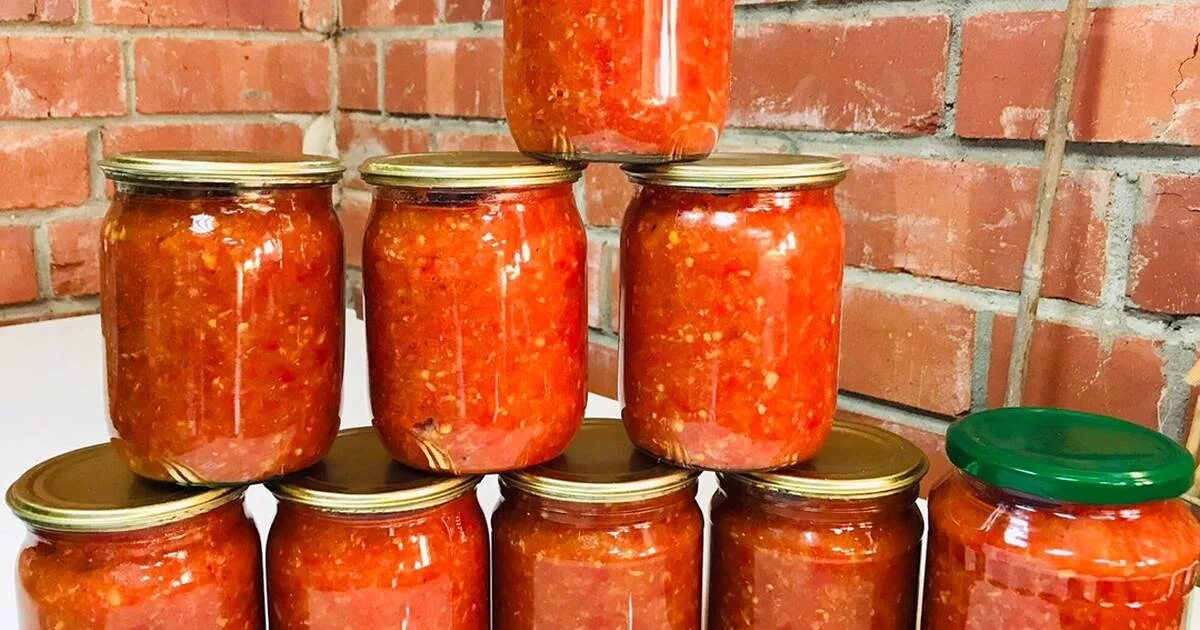 Аджика помидорная. На 2 л аджики сколько идет. Аджика заманиха 3кг помидор 8 шт перца. Аджика "закусон". На 2 л аджики сколько идет.