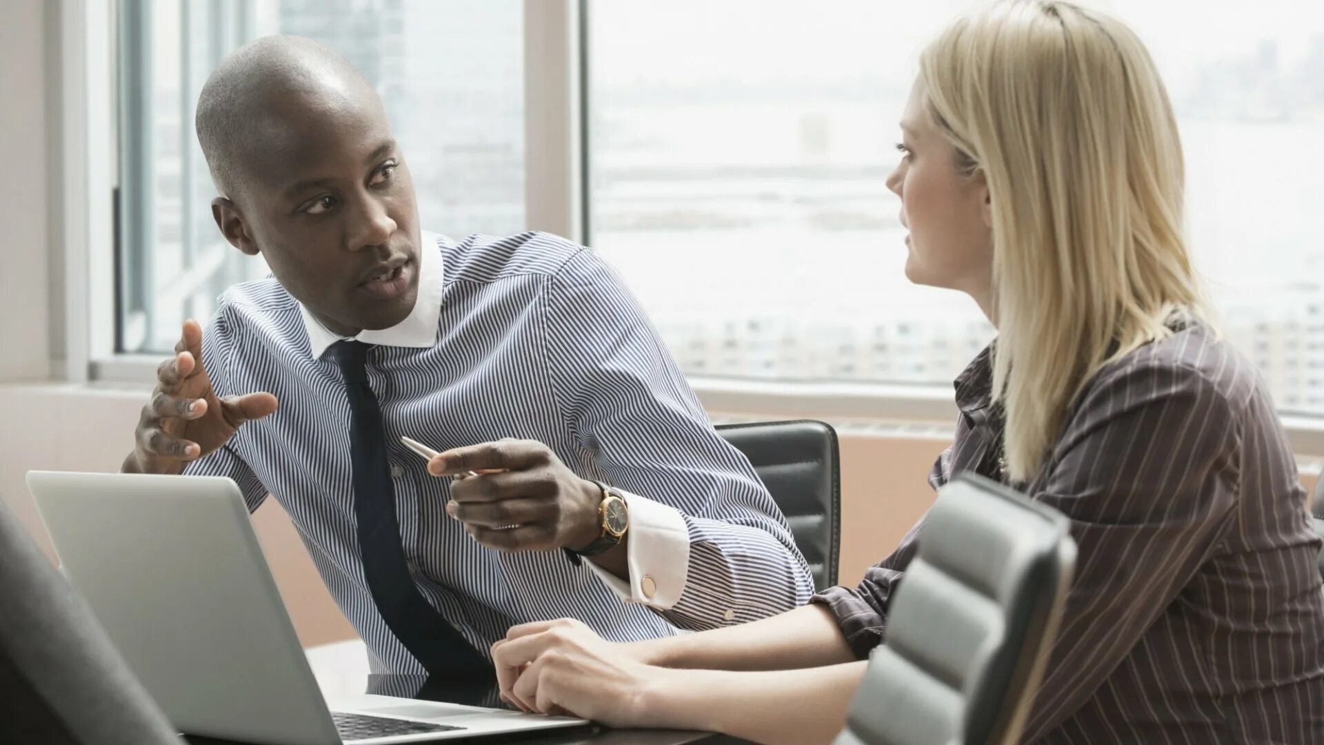 углубленное интервью. Read the sentences and write the names. British council learn english teens ответы. беседа между двумя. инвестор темнокожий.