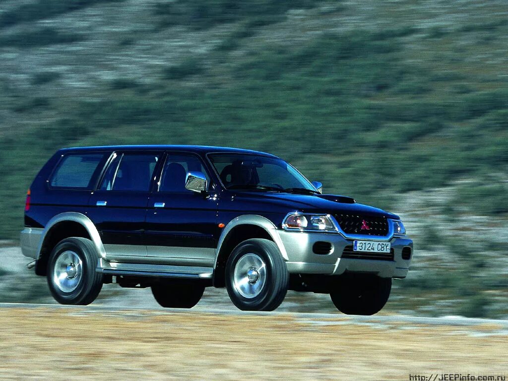 Mitsubishi Pajero Sport 2008. Митсубиши Паджеро спорт 2000. Mitsubishi Pajero Sport 2000. Мицубиси Монтеро спорт 2008.