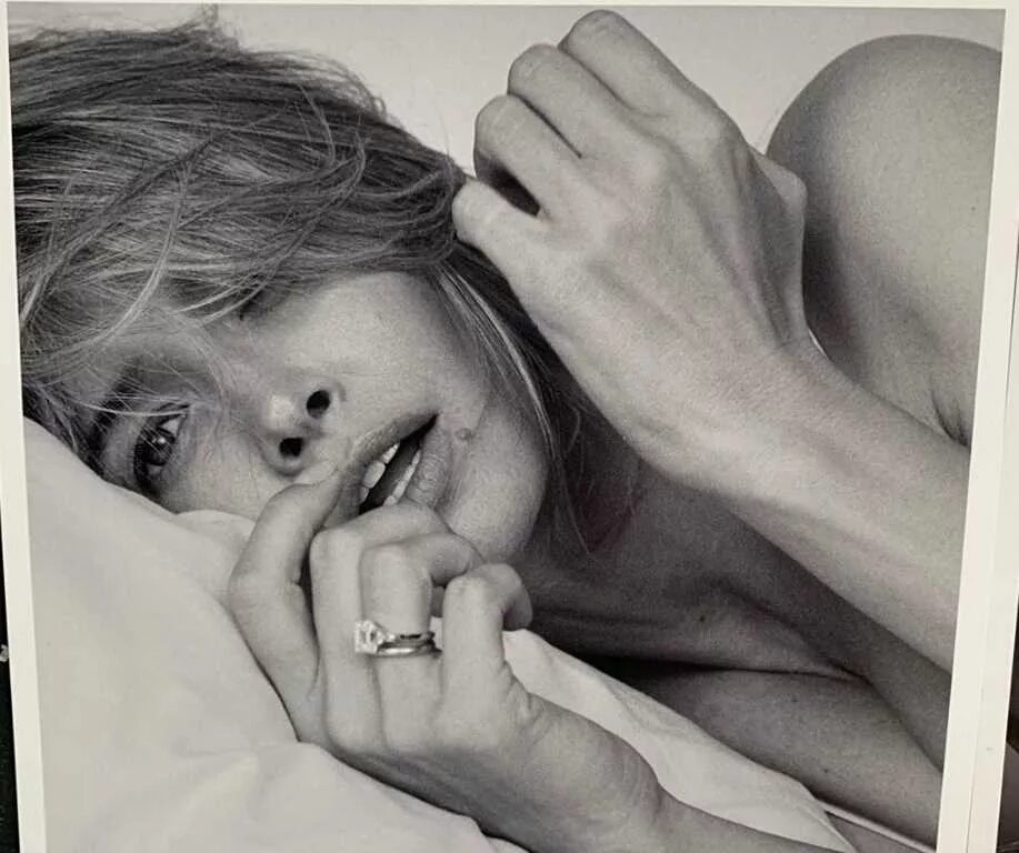 Dan balan и вера брежнева - лепестками. вера брежнева 2009. вера брежнева 2002. слезами брежнева. лепестками слёз dan balan вера брежнева.