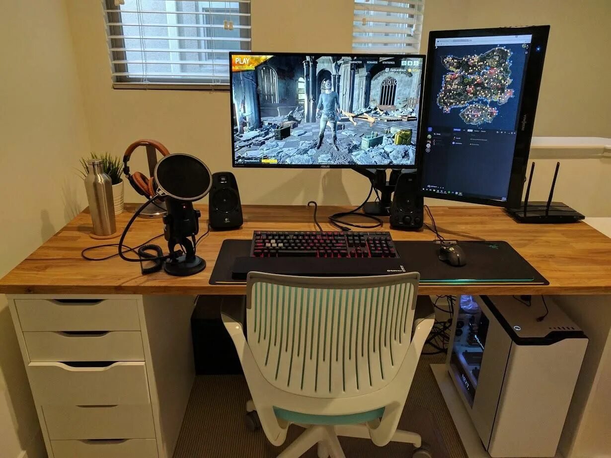 Monitor setup. Dual monitor. dual monitor pc. monitor 2025 arm. топ рабочий стол для dual monitor.