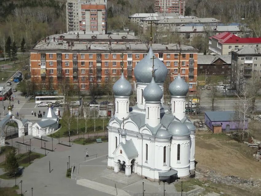 В знаменском храме новосибирска. Воскресенский собор новосибирск. Соборы города новосибирска. Собр во имя александра невского новосибирск. Владимиро троицкий собор в новосибирске.