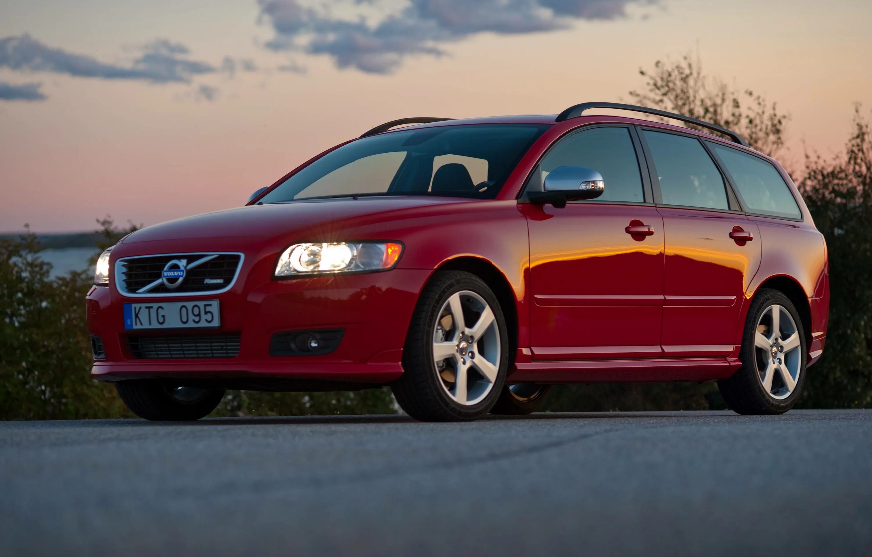 Volvo v50. Volvo v50 i. Вольво в50 универсал. Volvo v50 2008.