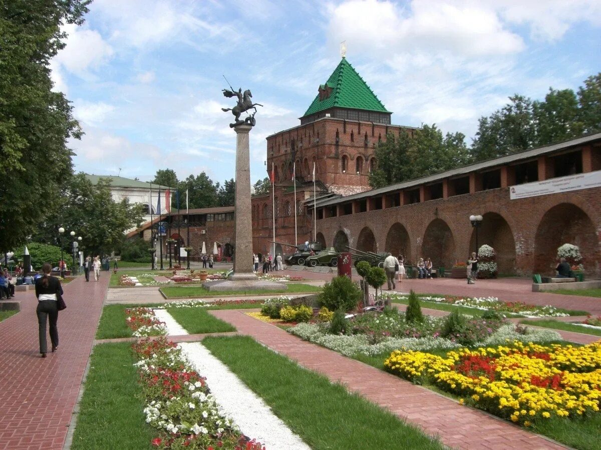 Нижний новгород европейский город. Нижегородский Кремль. Достопримечательности ниж Новгорода. Самые красивые места Нижнего Новгорода. Нижний Новгород достопримечательности фото.