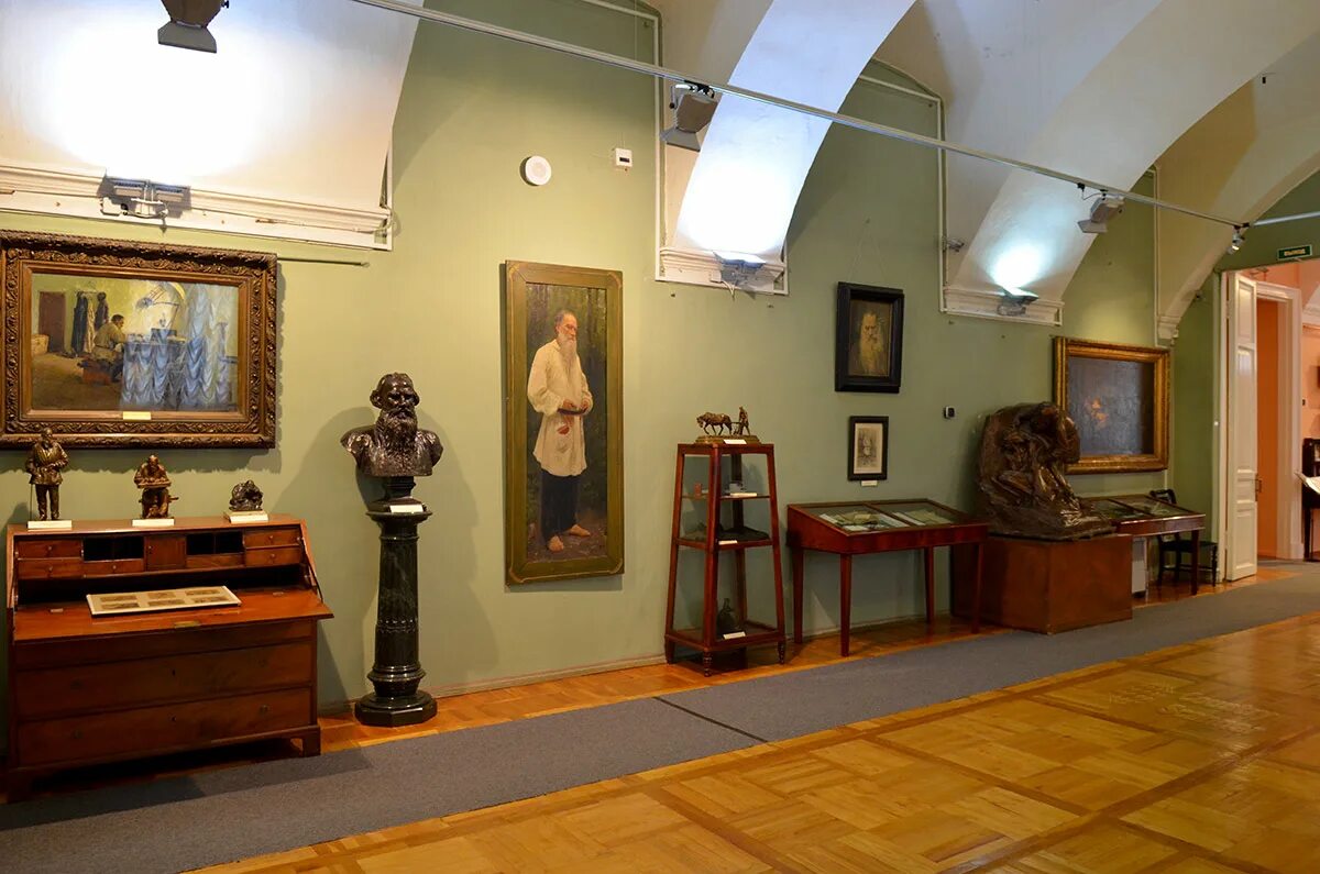 Музей квартира набокова питер. Литературный музей пушкина в москве. Литературно-мемориальный музей ф. Музей квартира набокова в спб. Музеи писателей в петербурге.