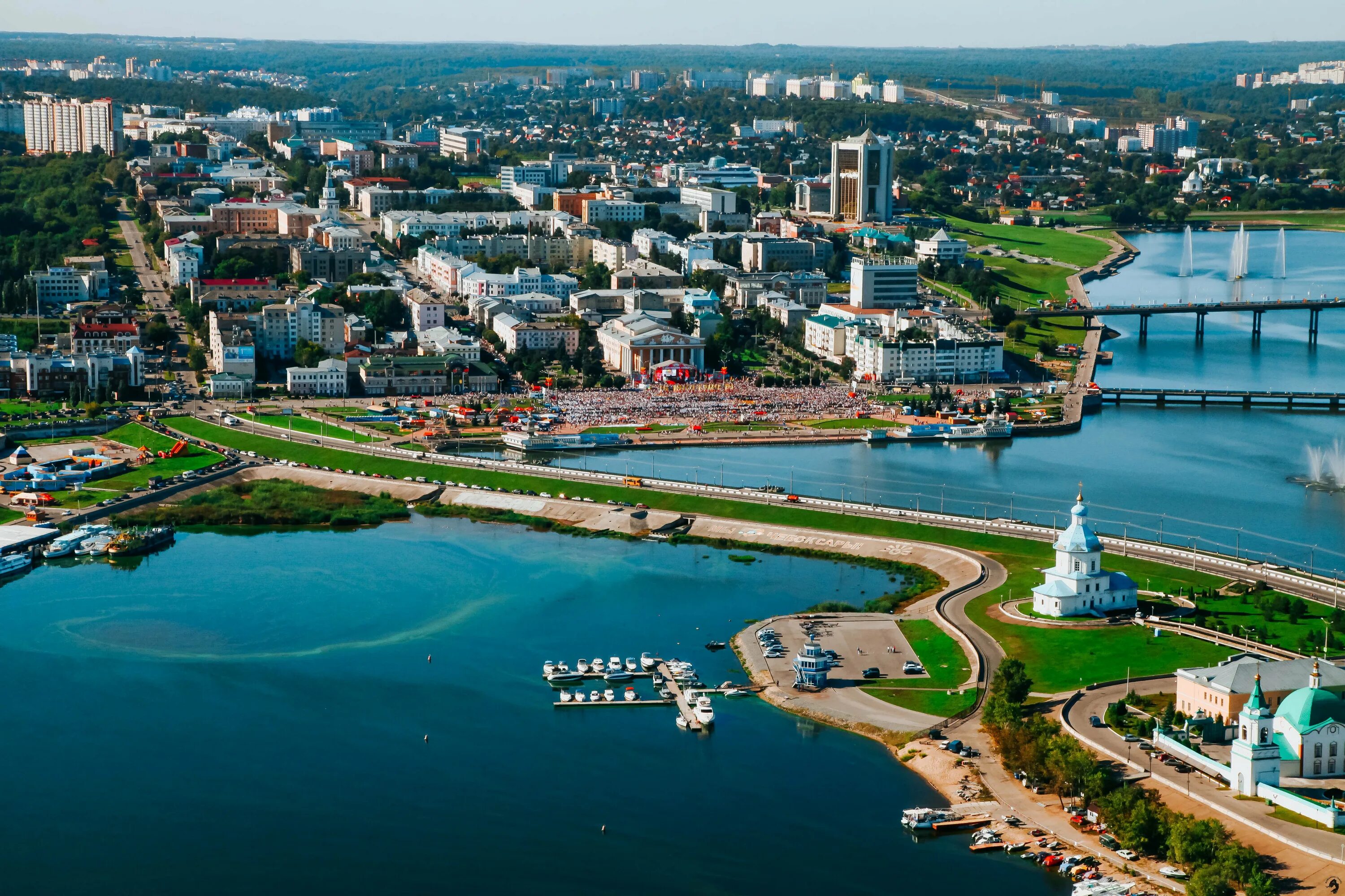 Сколько сегодня в чебоксарах. Чувашская Республика Чебоксары. Три столицы Поволжья Йошкар-Ола Чебоксары Казань. Чебоксары центр города. Чебоксары город на Волге.