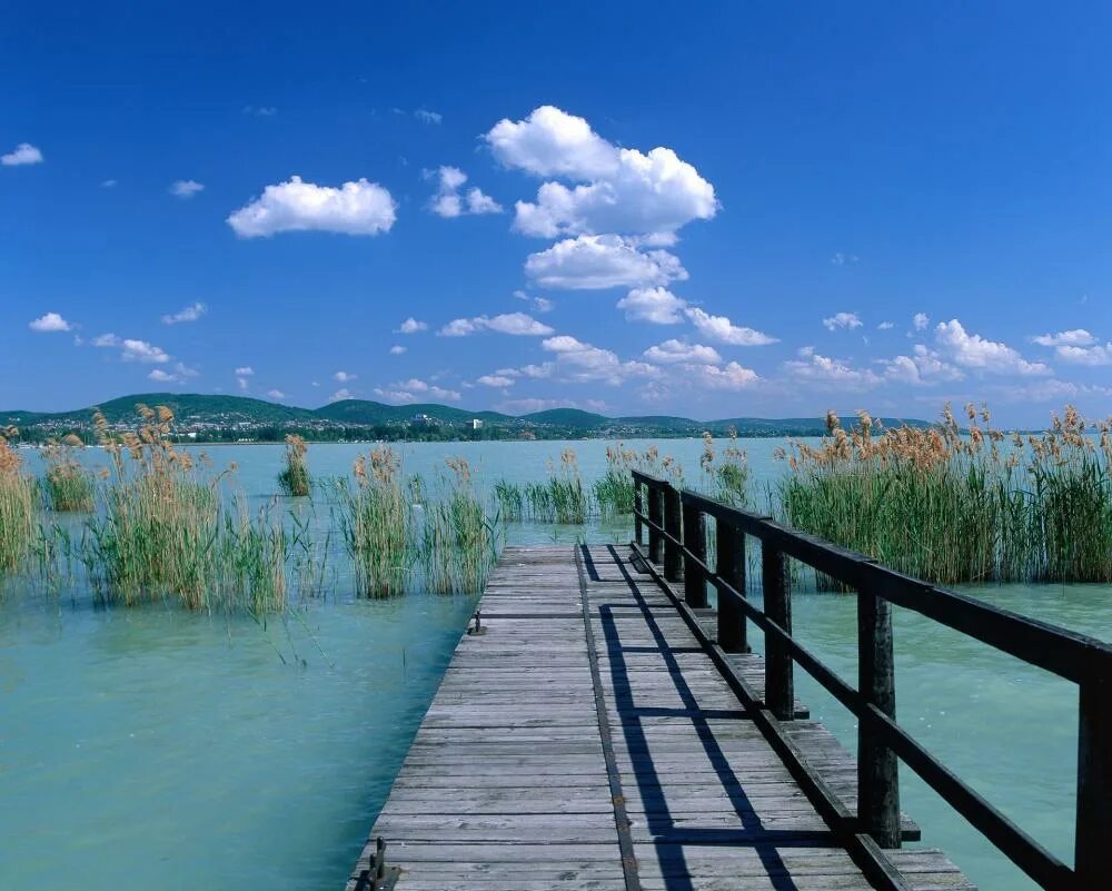 Венгерское озеро 7 букв. Озеро балатон zanka. Венгерское озеро 7 букв. Долина таджикистан. Рыбацкая деревня мальдивы.