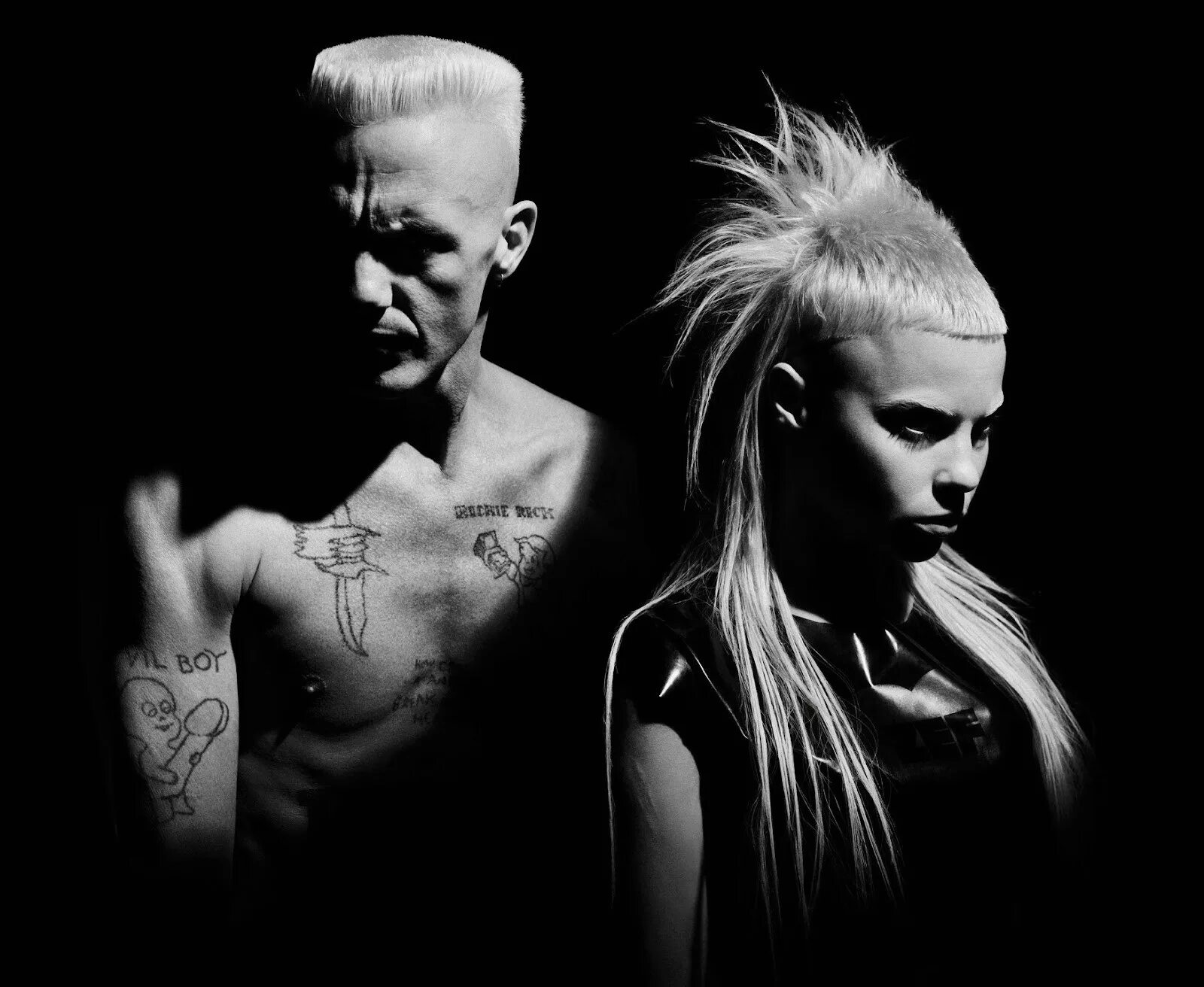 Die antwoord текст. Йоланди фиссер. die antwoord йоланди. йоланди фиссер группа die antwoord. солистка die antwoord йоланди.