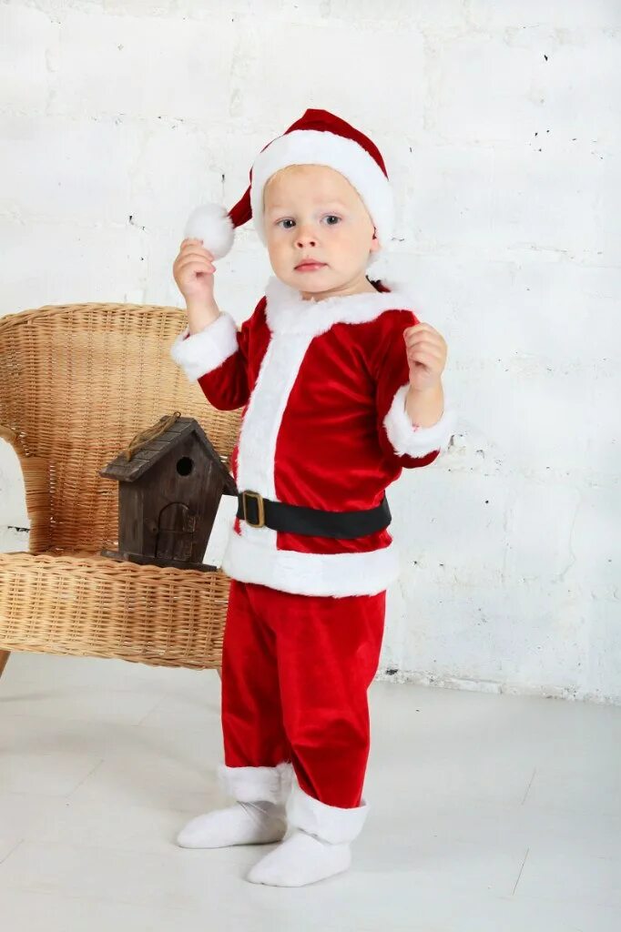 Костюмы костюм новогодний дед мороз. Костюм сантакьауса на мальчика. Новогодний костюм Деда Мороза детский. Новогодний костюм Деда Мороза для мальчика. Малыш в костюме Деда Мороза.