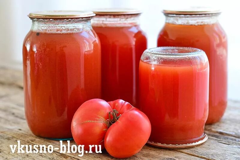 Сок помидоры самый вкусный рецепт. Томатный сок. Помидорный сок. Томатный сок в банках. Помидоры в томатном соке.