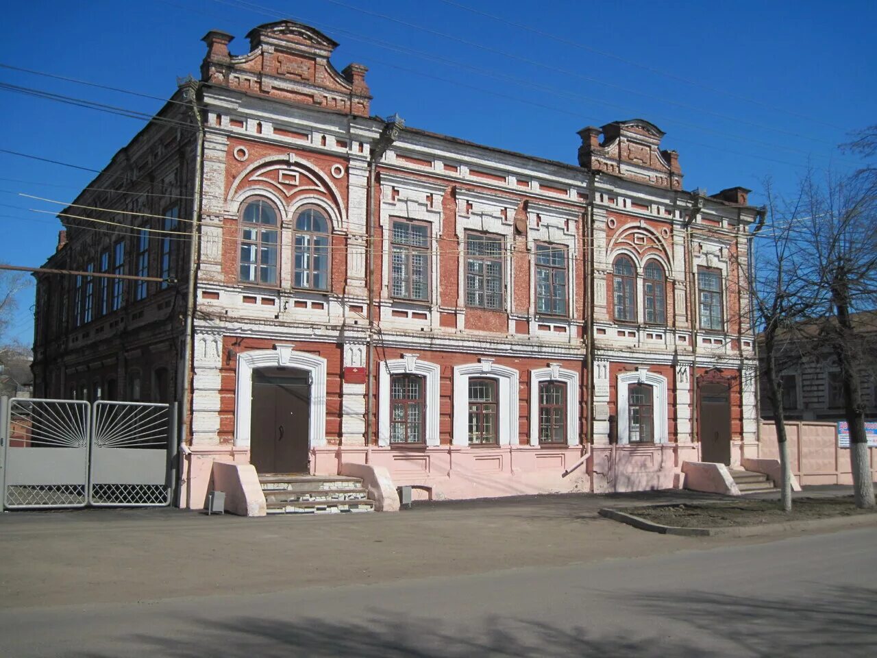 Поиск сарапула. Поиск сарапула. Мэрия города сарапул. Горького 12 сарапул. Дом купца шитова сарапул.