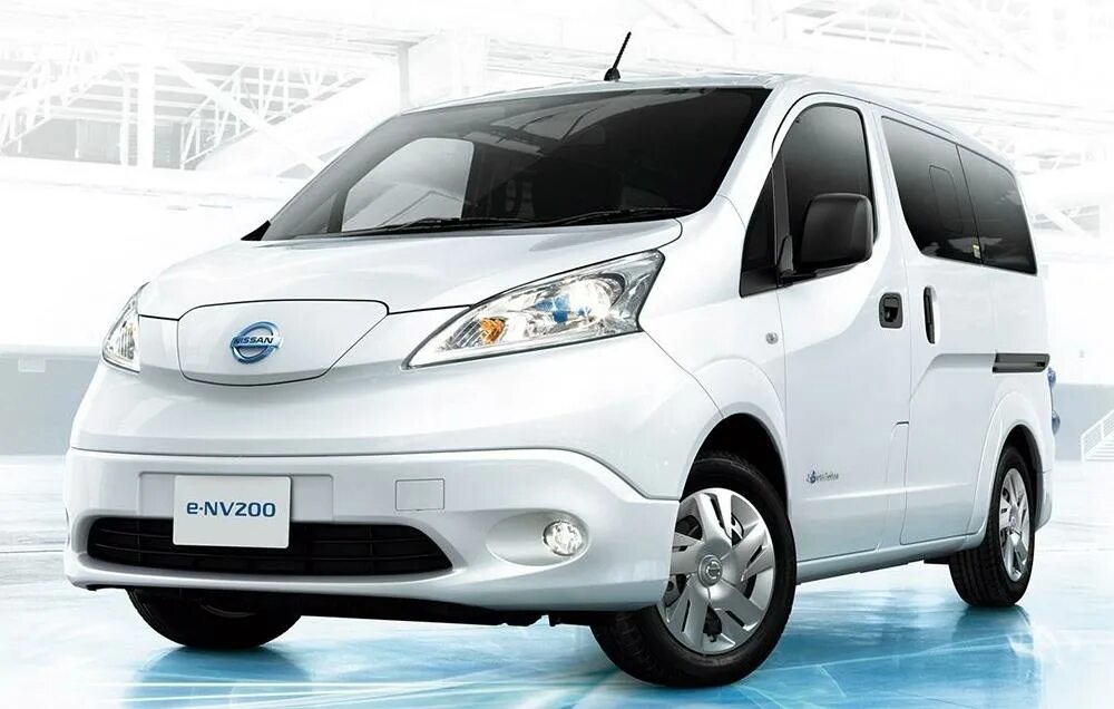 Nissan e-nv200. Nv200 Nissan электро. Nissan nv200 Combi. Ниссан нв 200 электро.