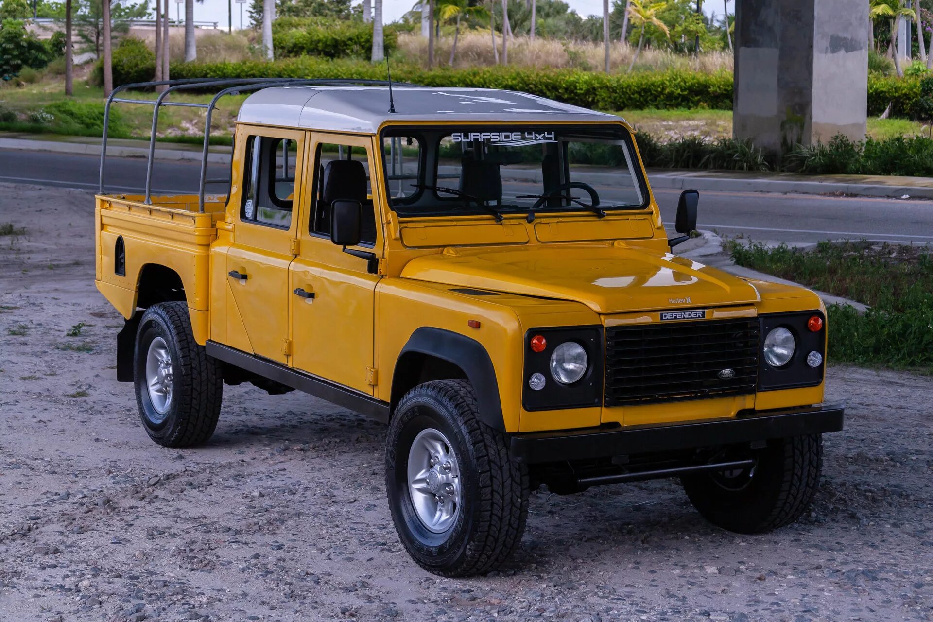 Defender 130. Дефендер 130. Ленд Ровер Дефендер 1993. Ленд Ровер 130. Ленд Ровер Дефендер 130 пикап.