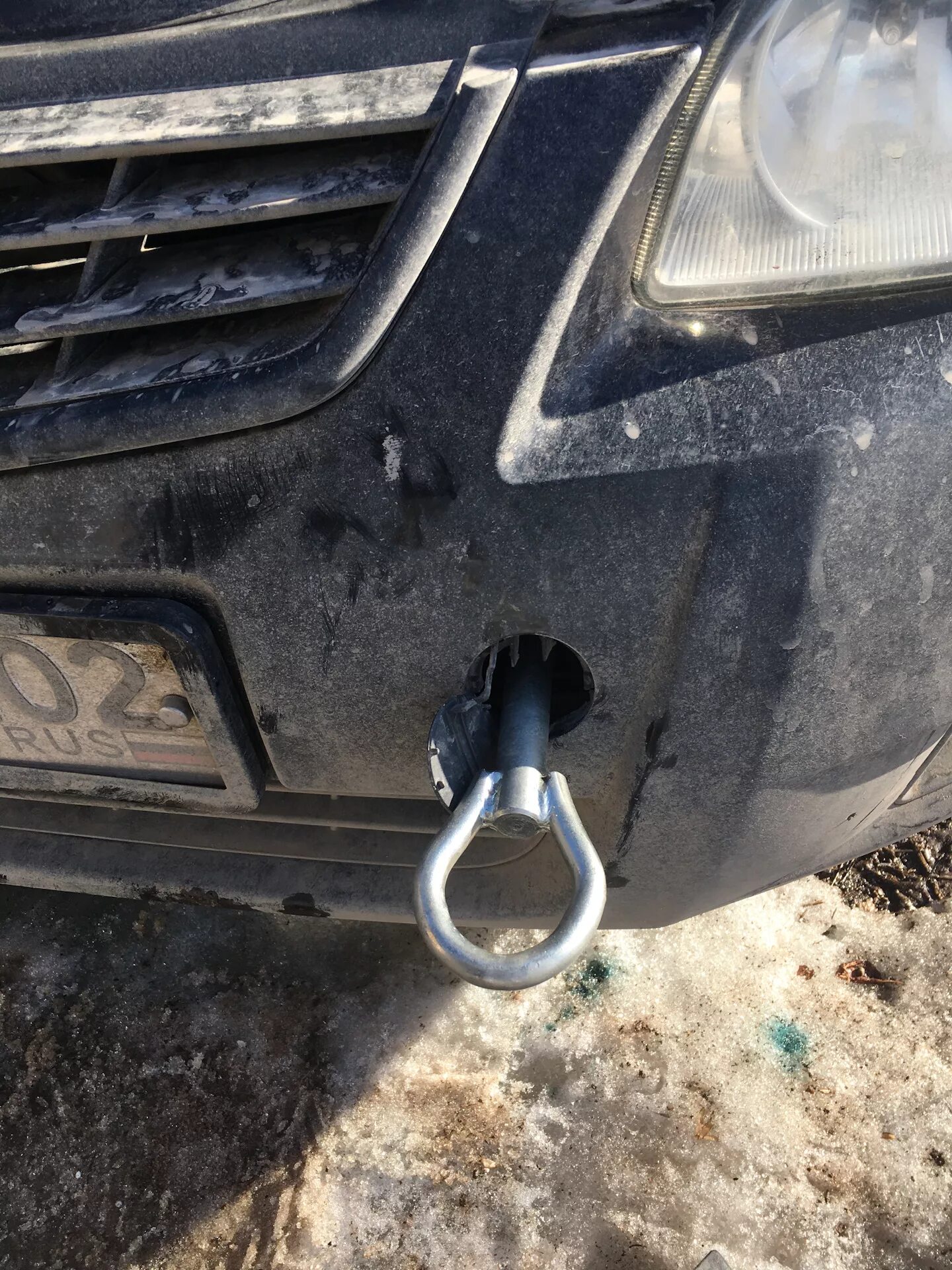 Буксировочный крюк от додж калибр. Куда вкручивается буксировочный крюк. Volkswagen transporter т5 буксировочный крюк спереди. Кия сид буксировочный крюк сзади. Ауди 80 крюк буксировочный задний.