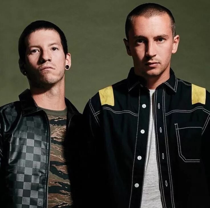 Twenty one pilots the outside. Twenty one pilots обои на рабочий стол. autopilot quinn xcii.