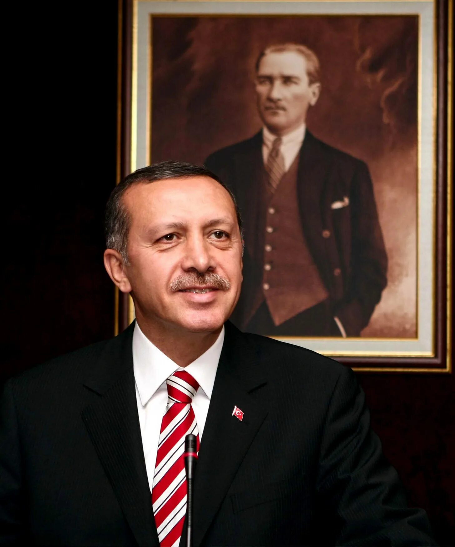 Эрдоган возраст. Реджеп Тайип Эрдоган. Эрдоган 2002. Реджеп Эрдоган в молодости. Реджеп Тайип Эрдоган в молодости.